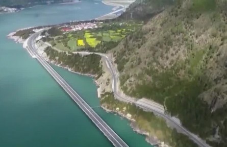 跨越山河 点亮高原 基础设施日趋完善 百姓幸福感不断跃升