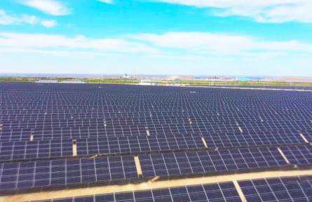 新疆吉木萨尔：光伏发电助推绿色低碳发展​