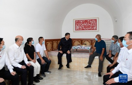 习近平在陕西榆林考察时强调 解放思想改革创新再接再厉 谱写陕西高质量发展新篇章