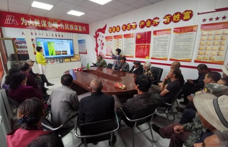 山西晋中和顺县：将农业科技送到田间地头