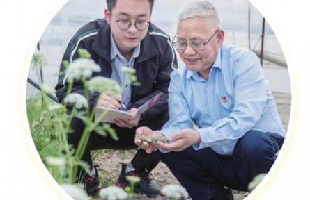 蒋玉根：农民信赖的土肥专家