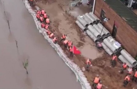 山西汾河运城段迎近40年最大洪峰 各方力量积极应对