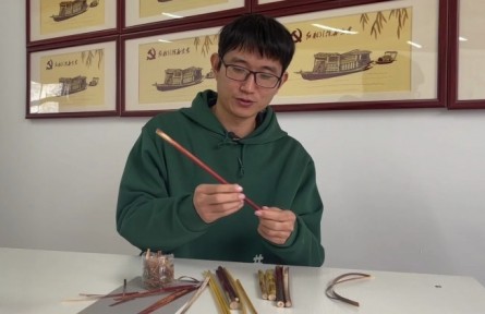 闫玉虎：用秫秸画传承文化
