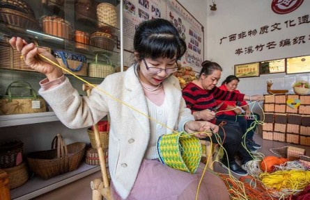 广西岑溪：小小竹芒编助力乡村振兴