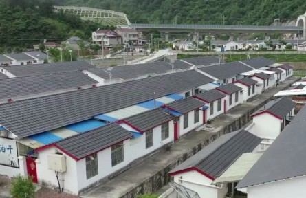 湖北南漳县长坪镇：新家