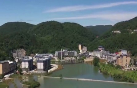 湖北：脱贫不脱钩 摘帽不摘责