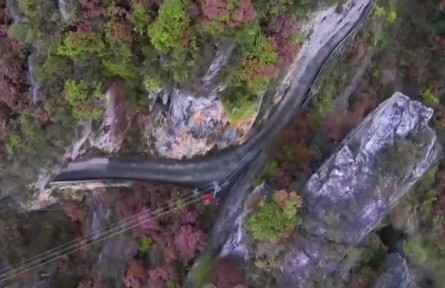 江西遂川：“挂壁村”的“高兴路”