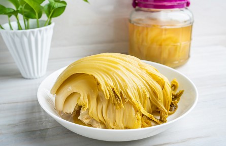 辟谣 | 自制酸泡菜安全吗？油炸方便面会致癌吗？
