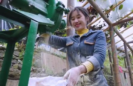 “新农人”林果儿：返乡创业 成为重工业版的“林妹妹”