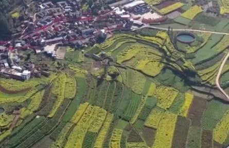 中宣部“中国这十年”系列新闻发布会举行 中国经济实力迈上一个大台阶