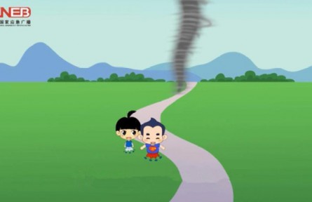 遇到龙卷风时应该如何逃生