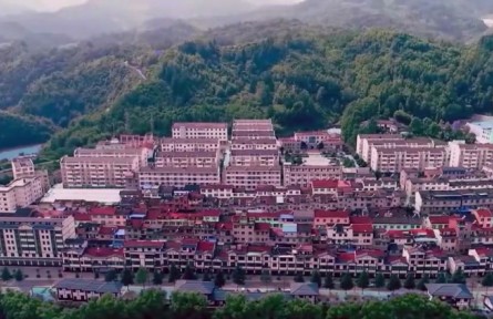 【沿着总书记的足迹】奋楫笃行践初心 三秦大地谱新篇