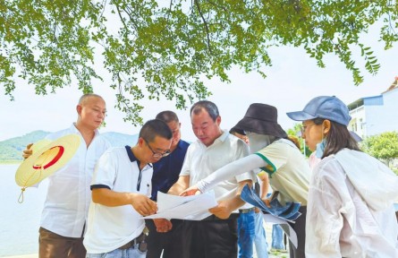 高校师生连续20年上山下乡 “田野育人”结出乡邻“幸福果”