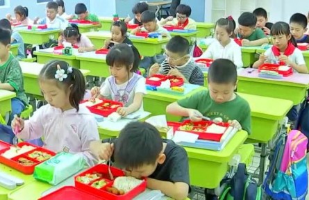 江苏泰州：开展中小学校集体用餐配送“一码清”