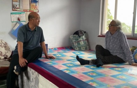 全国脱贫攻坚先进个人牛伟国：驻村书记和他的“巨变”乡村
