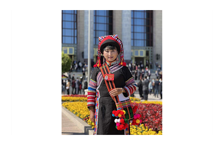 党的二十大代表李娜倮：用好民族文化资源 全力实现乡村振兴