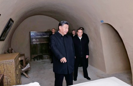 习近平：全面从严治党探索出依靠党的自我革命跳出历史周期率的成功路径