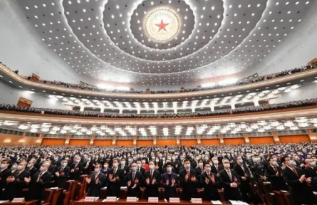 政府工作报告极简版来了！只有700字