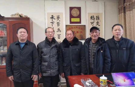 新春再到泉塘子农技站——记农民科学家龙友朋