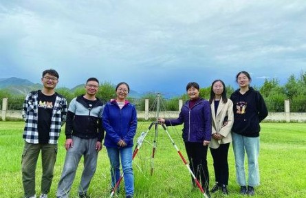 郄秀书：“操控”雷电的女科学家