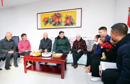 习近平：必须坚持人民至上