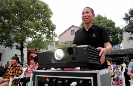 浙江宁波：这位宁海农村放映员 37年放映了上万场电影