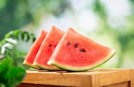 隔夜西瓜还能吃吗？夏天如何健康吃瓜？