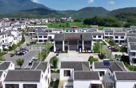 安徽各地：村企合作 让农民在家门口就业增收