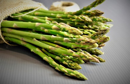卖的比猪肉贵，但营养超乎想象！这个春天的“蔬菜之王”千万别错过！
