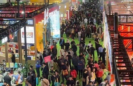第112届全国糖酒商品交易会在四川成都开幕