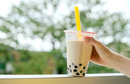 健康问答|年轻人的“续命快乐水”奶茶为何会导致失眠？