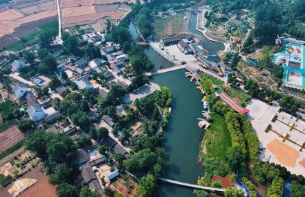 湖北宜城莺河村：文明新风润沃土 特色产业富农家