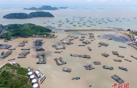 东海迎“小开渔” 浙江台州1300多艘渔船开捕
