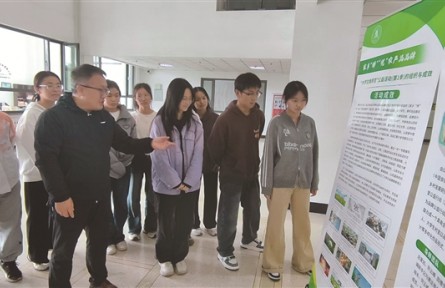 青春执笔,书写家乡“特”“优”故事