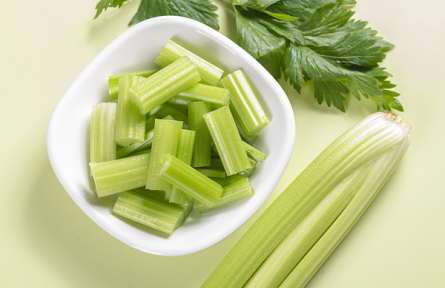 辟谣|吃“光敏性食物”会让皮肤更容易变黑?