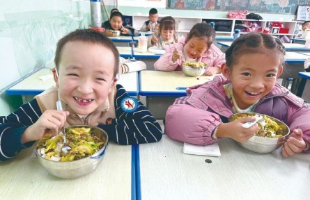 从25.83万人到51.31万人 青海学生营养餐补助覆盖面扩大