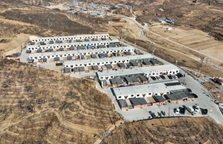 屋子里的欢声笑语——一个东北乡村的振兴新图景