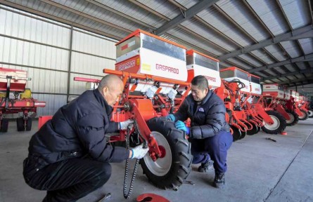 春到北大荒 耕种新希望——北大荒集团春耕备耕生产一线见闻