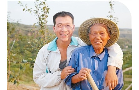 致敬治沙人！陕西苹果种植带北扩至毛乌素南缘