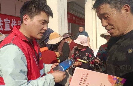 江苏东海：农家书屋助力春耕备耕