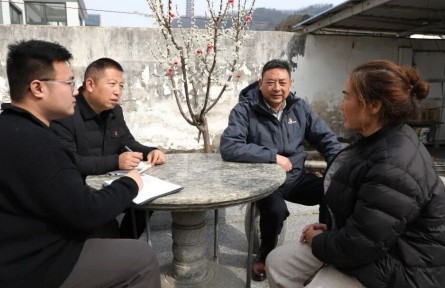 江苏省灌云县：村里来了“银雁帮扶团”