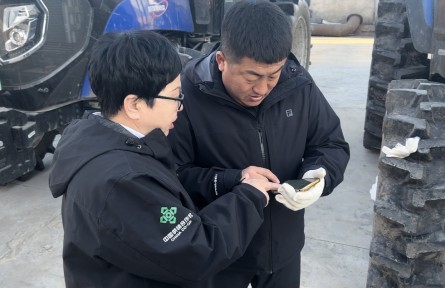 佳木斯：春耕解锁“数字新玩法” 闲置农机变身“流动增收站”