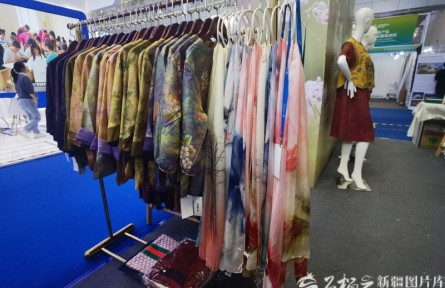丝路脉动丨海外客商青睐罗布麻产品