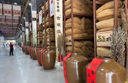 一尾鱼、一株艾、一颗球——从湖北看中国乡村振兴的路径